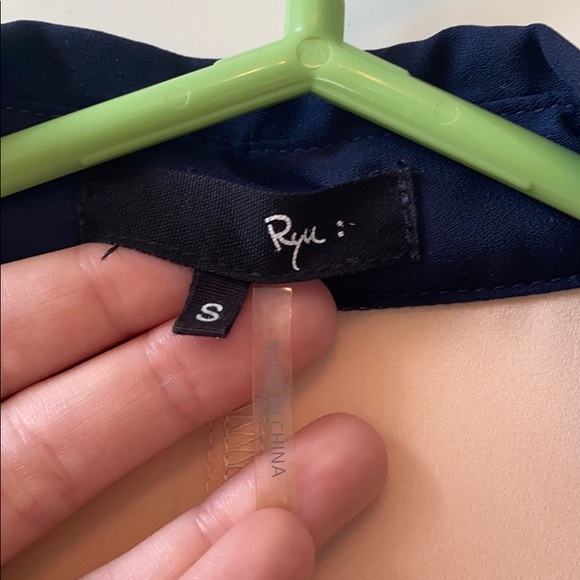 Ryu Button-Down Patterned Tank Top - Picture 6 of 6